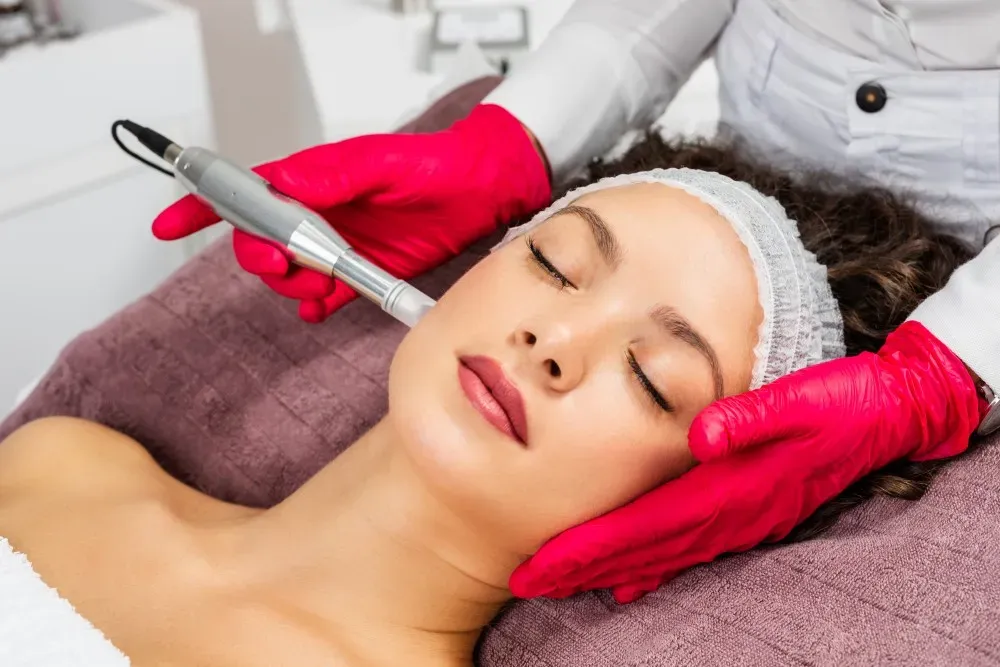 How Microneedling with PRP Reverses Age-Related Collagen Loss 