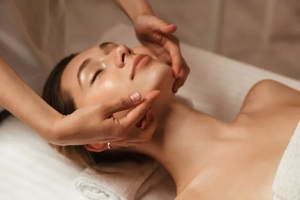 5 Reasons to Make Regular Facials Part of Your Skin Care Routine